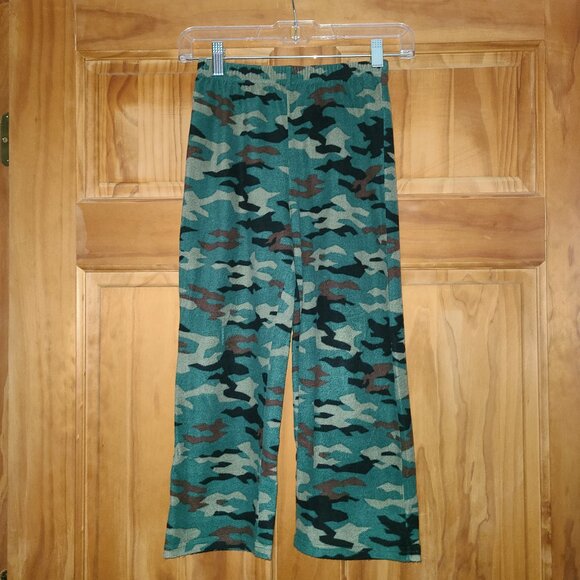 5/$20 Boys Green Camouflaged Fleece Pajama Pants - Picture 1 of 2